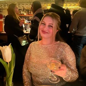 Meet your Posher, Lauren